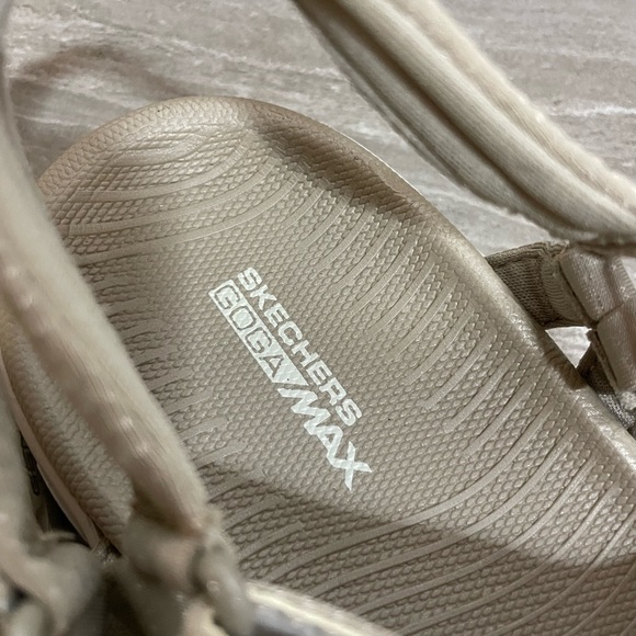 Skechers On The Go Goga Max 600 Brilliancy Sandals Women's Size 11 Tan / Beige - Picture 7 of 9